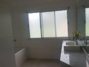 GRAN CASA A ESTRENAR EN BARRIO PRIVADO WESTON/MORENO