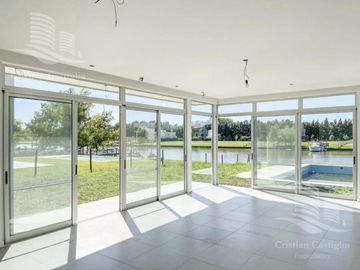 Casa al Lago con Pileta y Parrilla - Barrio San Juan