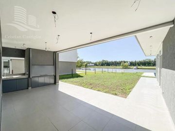 Casa al Lago con Pileta y Parrilla - Barrio San Juan