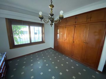 Casa 5 ambientes en alquiler en Lomas de Zamora