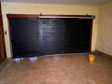 Casa 5 ambientes en alquiler en Lomas de Zamora