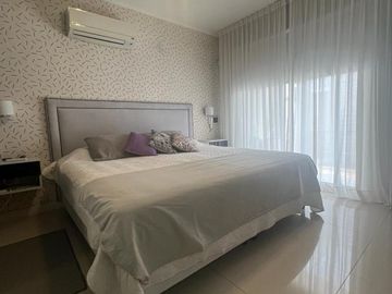 EXCELENTE CASA A LA VENTA, LISTA PARA MUDARSE SE ACEPTAN PERMUTAS POR CASAS EN ZONA NORTE