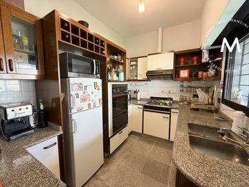 Casa en venta de 3 ambientes con patio y cochera - Villa Ballester