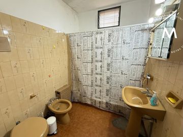 Casa en venta de 3 ambientes con patio y cochera - Villa Ballester