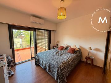 Casa en venta de 3 ambientes con patio y cochera - Villa Ballester