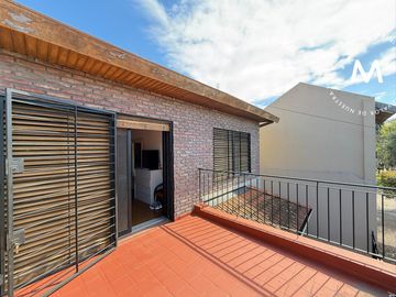 Casa en venta de 3 ambientes con patio y cochera - Villa Ballester