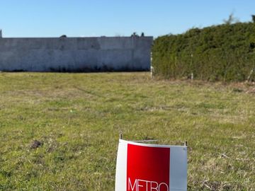 MUY BUEN TERRENO DE 450 M2 EN ESQUINA