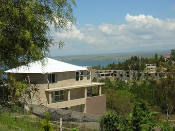 Venta de quinta vacacional  con 10 ambientes y 9 dormitorios en Calamuchita