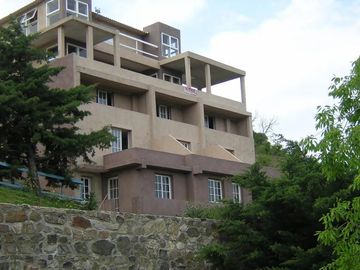 Venta de quinta vacacional  con 10 ambientes y 9 dormitorios en Calamuchita