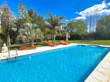 Casa de 5 amb. en  alquiler Temporal en Malibu Canning.
