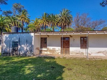 Oportunidad Terreno en Libertador Esquina Corrientes. 16 hectareas y casa de campo