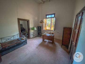 Oportunidad Terreno en Libertador Esquina Corrientes. 16 hectareas y casa de campo