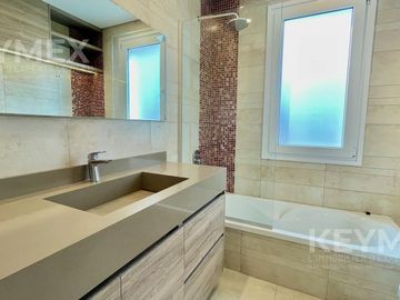 Alquiler anual Casa de lujo en Barrio cerrado El Yacht Nordelta muelle y marina propia seguridad 24h