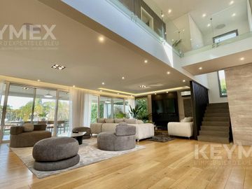 Alquiler anual Casa de lujo en Barrio cerrado El Yacht Nordelta muelle y marina propia seguridad 24h