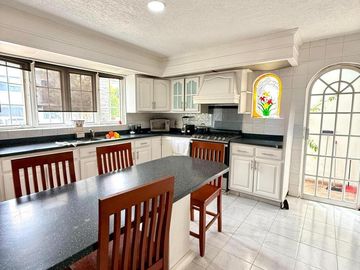 Casa en venta en coto esquina Naciones Unidas