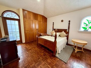 Casa en venta en coto esquina Naciones Unidas