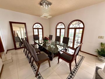 Casa en venta en coto esquina Naciones Unidas