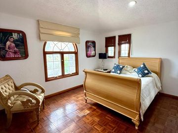 Casa en venta en coto esquina Naciones Unidas