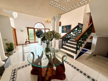 Casa en venta en coto esquina Naciones Unidas