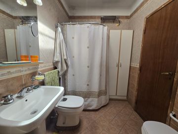 VENTA CASA MULTIFAMILIAR EN VILLA ADELINA