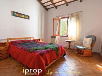 Fabulosa propiedad, ubicación céntrica inmejorable y un parque soñado. Única!!!