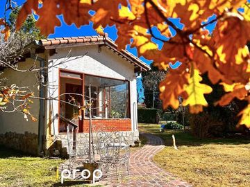 Fabulosa propiedad, ubicación céntrica inmejorable y un parque soñado. Única!!!