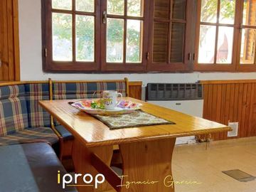 Fabulosa propiedad, ubicación céntrica inmejorable y un parque soñado. Única!!!