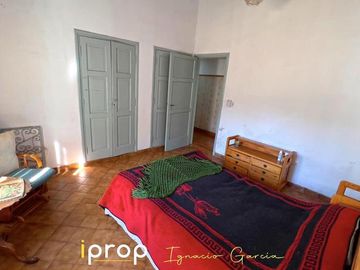 Fabulosa propiedad, ubicación céntrica inmejorable y un parque soñado. Única!!!