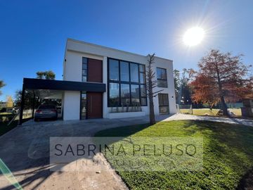 Casa en VENTA en Barrio Club de campo Prados del Oeste