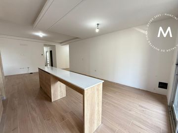 Semipiso de 4 ambientes con cochera y terraza privada, (quincho y piscina 232m2) - Villa Ballester