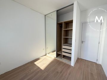 Semipiso de 4 ambientes con cochera y terraza privada, (quincho y piscina 232m2) - Villa Ballester