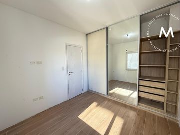 Semipiso de 4 ambientes con cochera y terraza privada, (quincho y piscina 232m2) - Villa Ballester