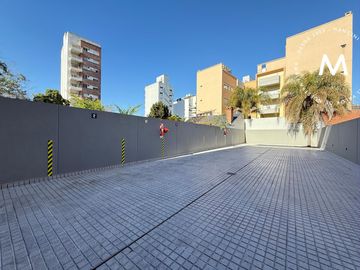 Semipiso de 4 ambientes con cochera y terraza privada, (quincho y piscina 232m2) - Villa Ballester