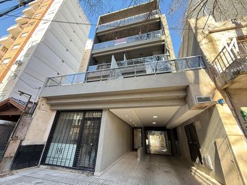 Semipiso de 4 ambientes con cochera y terraza privada, (quincho y piscina 232m2) - Villa Ballester