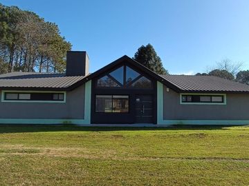 Casa en Venta en Club de Campo Amarylis - Exaltación de la Cruz