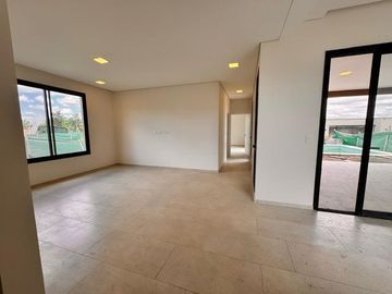 Casa con pileta en Santa Elisa, Pilar del este