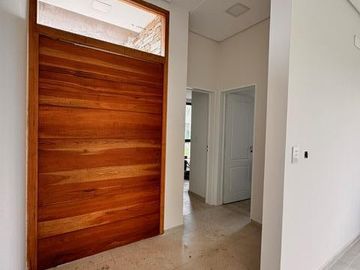 Casa con pileta en Santa Elisa, Pilar del este