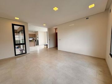 Casa con pileta en Santa Elisa, Pilar del este