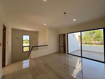 CASA EN VENTA EN PRIVADA PARQUE NATURA, CHOLUL