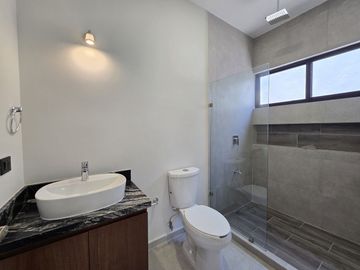 CASA VENTA MÉRIDA,  PRIV. PARQUE NATURA CHOLUL, CIRUELA 202.