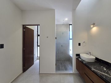 CASA VENTA MÉRIDA,  PRIV. PARQUE NATURA CHOLUL, CIRUELA 202.