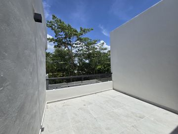 CASA VENTA MÉRIDA,  PRIV. PARQUE NATURA CHOLUL, CIRUELA 202.