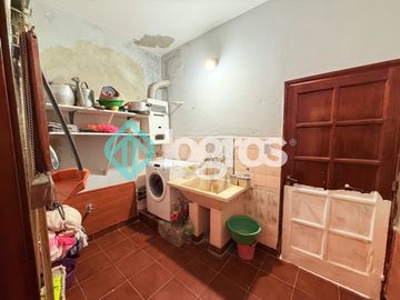 Casa en venta c/ cochera en Grand Bourg