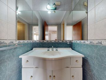 Departamento en VENTA La Plata 3 dorm. y cochera