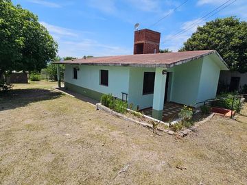 VENTA CASA 2 DORM MAS DEPTO SANTA CRUZ DEL LAGO