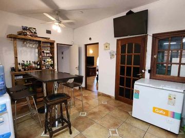 VENTA CASA 5 AMBIENTES PARQUE PISCINA TORTUGUITAS