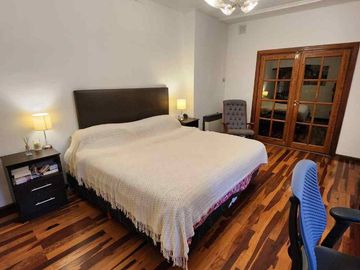 VENTA CASA 5 AMBIENTES PARQUE PISCINA TORTUGUITAS