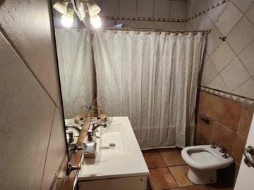 VENTA CASA 5 AMBIENTES PARQUE PISCINA TORTUGUITAS