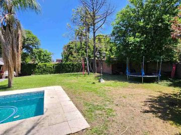 VENTA CASA 5 AMBIENTES PARQUE PISCINA TORTUGUITAS