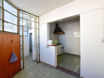 Departamento de 4 dormitorios y terraza EN VENTA